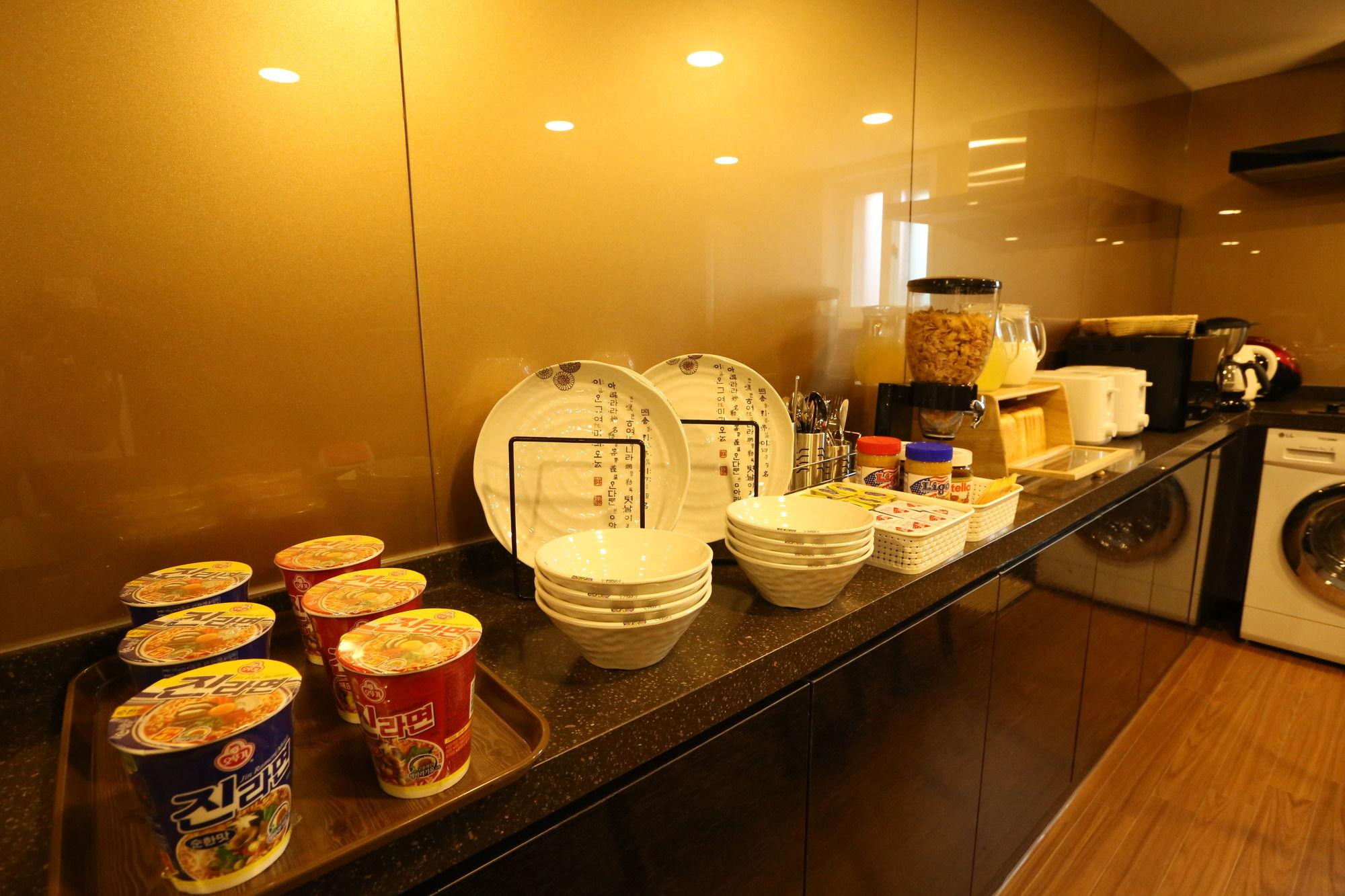 Tripstay Myeongdong Сеул Екстериор снимка